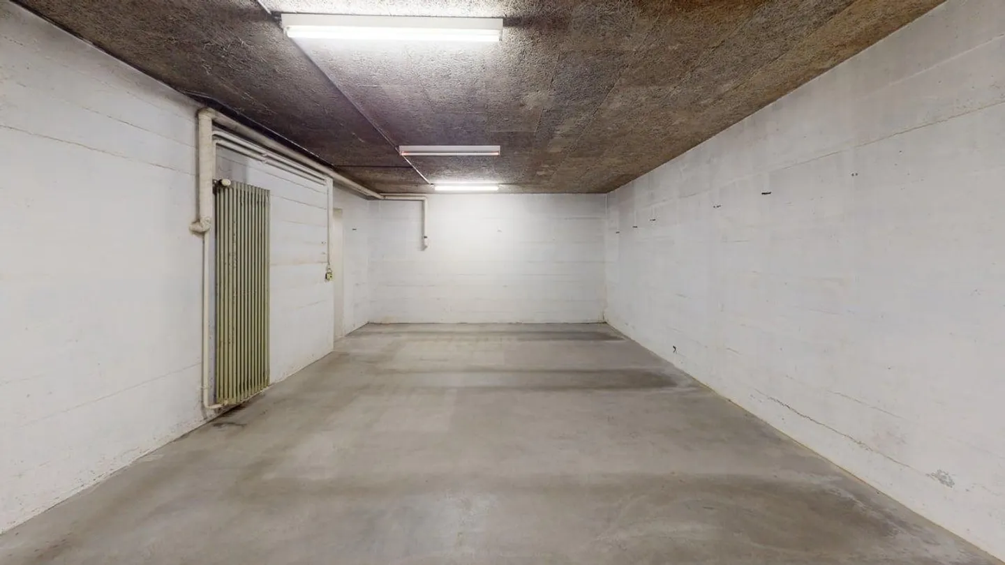 Large residential and/or commercial building for the implementation of your own ideas - Photo 20 of 20