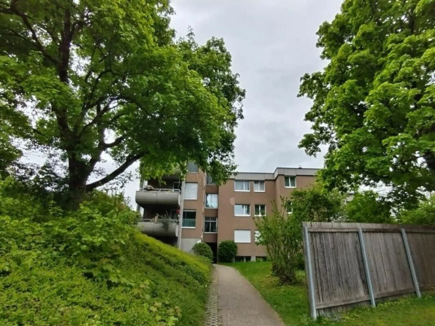 Living in the popular Gerbelacker district in Ittigen - Photo 1 of 15