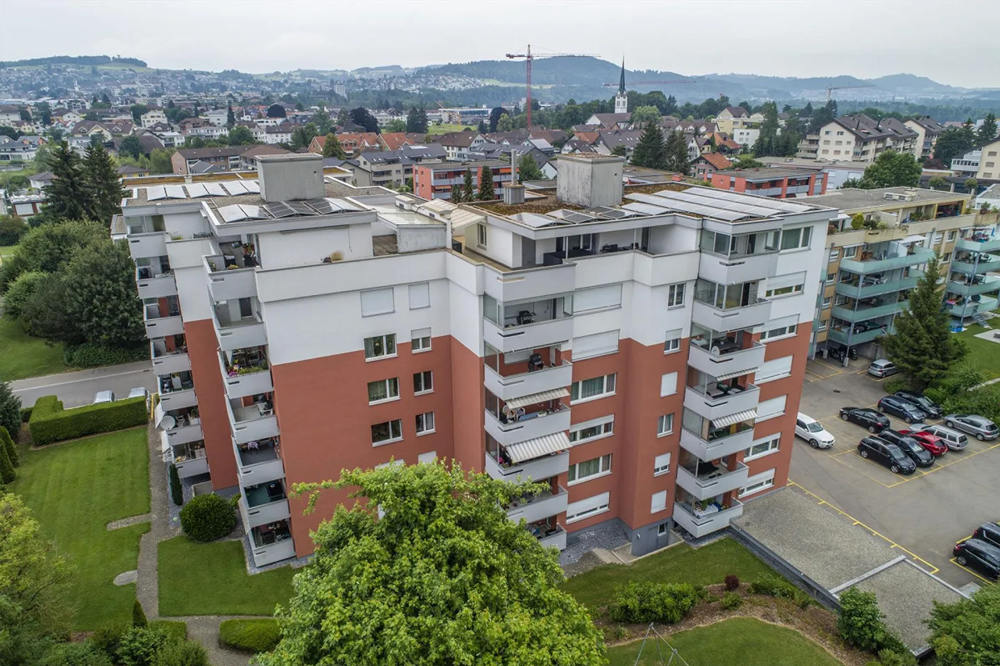 Appartamento molto spazioso con vista sul verde in affitto - Foto 1 di 7