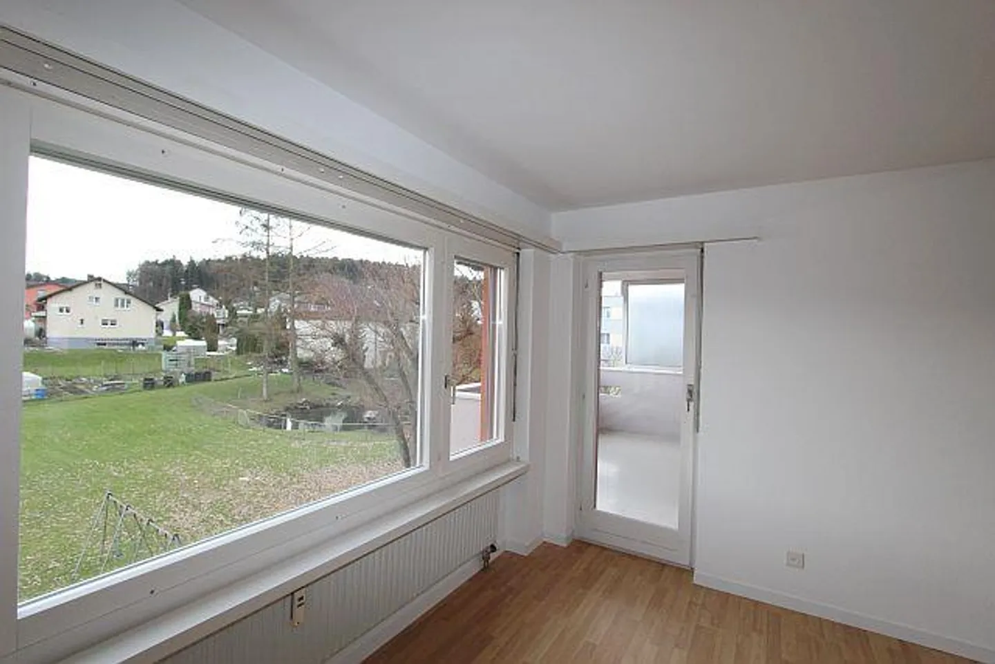 Appartamento molto spazioso con vista sul verde in affitto - Foto 5 di 7