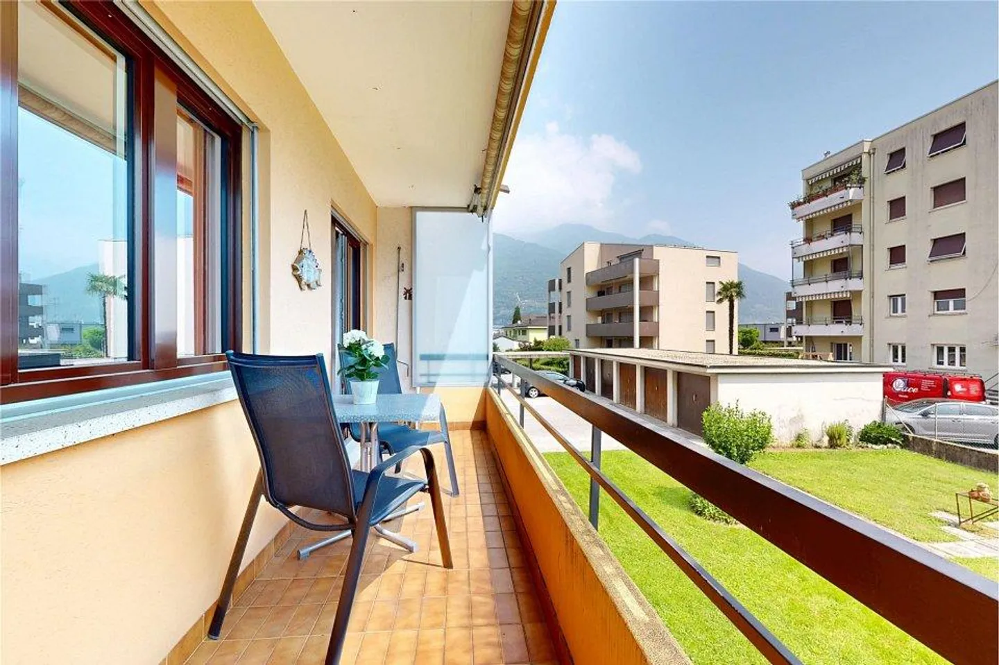 Appartamento con balcone e posteggio - Foto 10 di 13