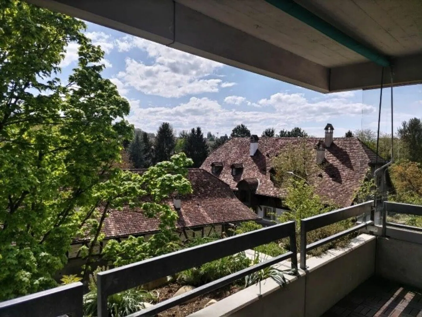 Living in the popular Gerbelacker district in Ittigen - Photo 14 of 15