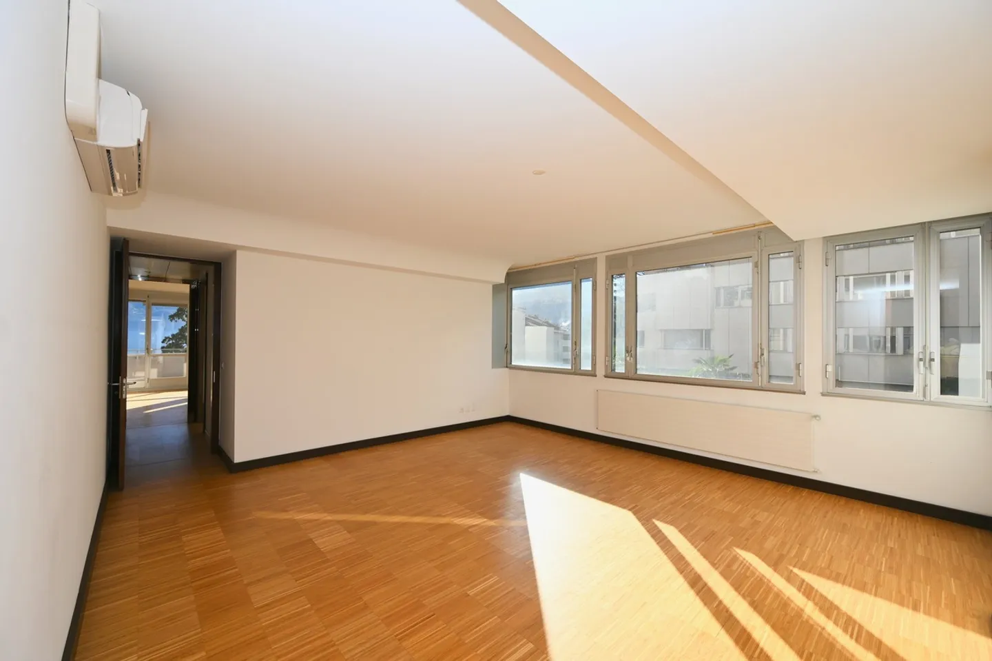 «Eine 350 m² große Wohnung am See in Lugano im Central Park» - Foto 11 von 14