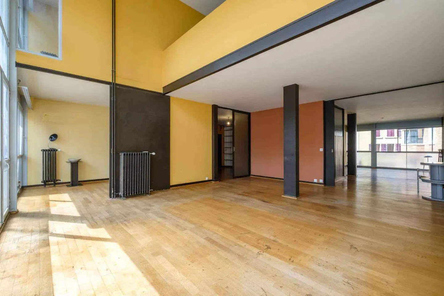 Duplex Apartment by Le Corbusier - Photo 2 of 7