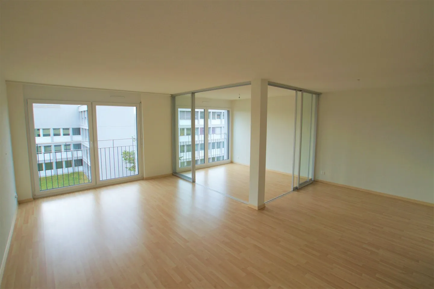 2.5 ZW: Helle Wohnung mit Waschturm - Foto 2 von 7