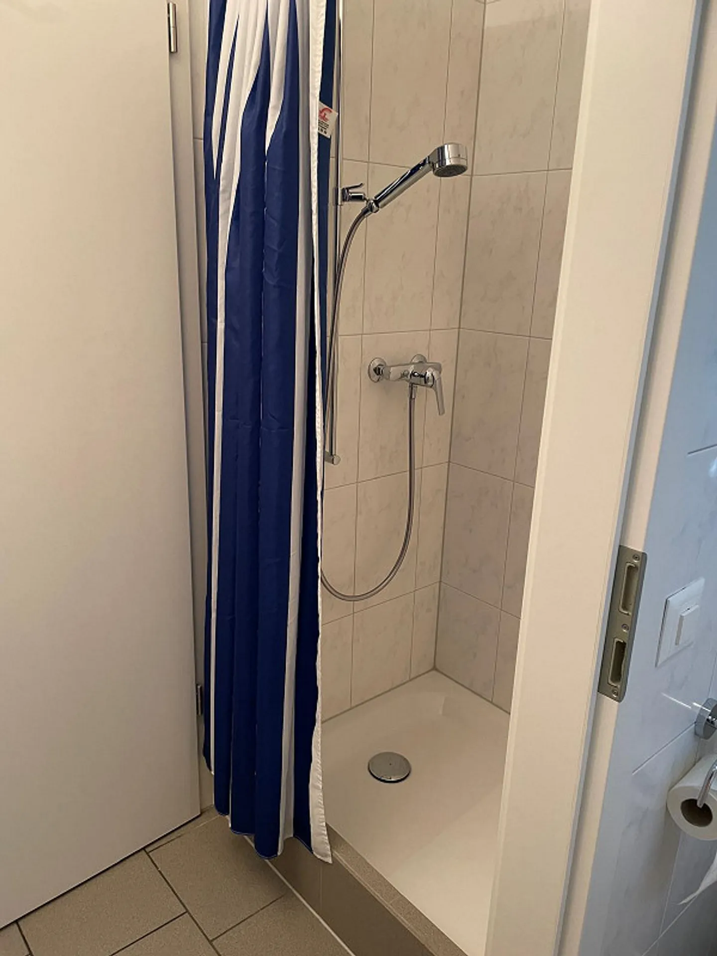 Stanza hobby con bagno - Foto 6 di 6