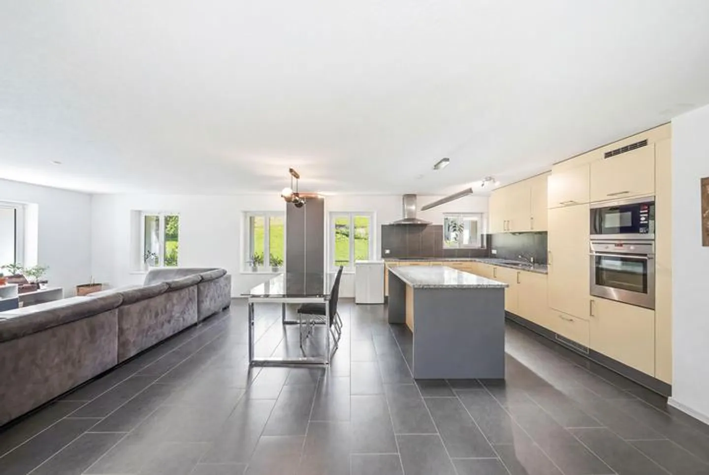 APPARTEMENT MAISONETTE ATTRACTIF AU COEUR DE LA NATURE - Photo 3 sur 8