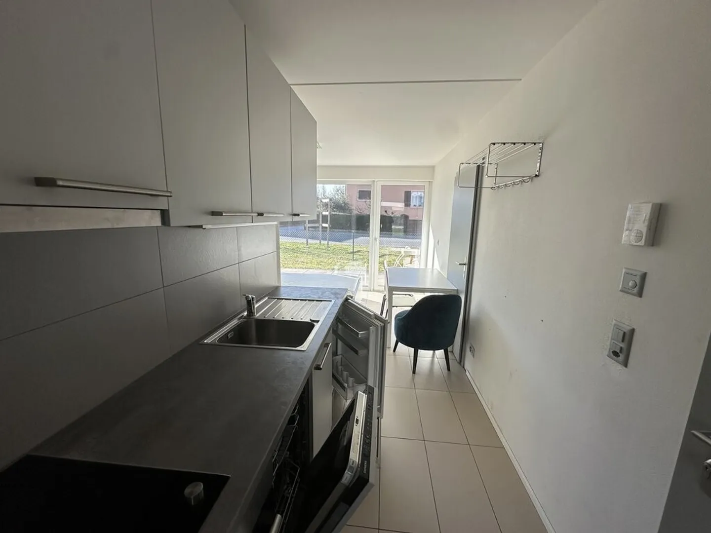 Charmantes möbliertes Studio mit Terrasse - Foto 2 von 5