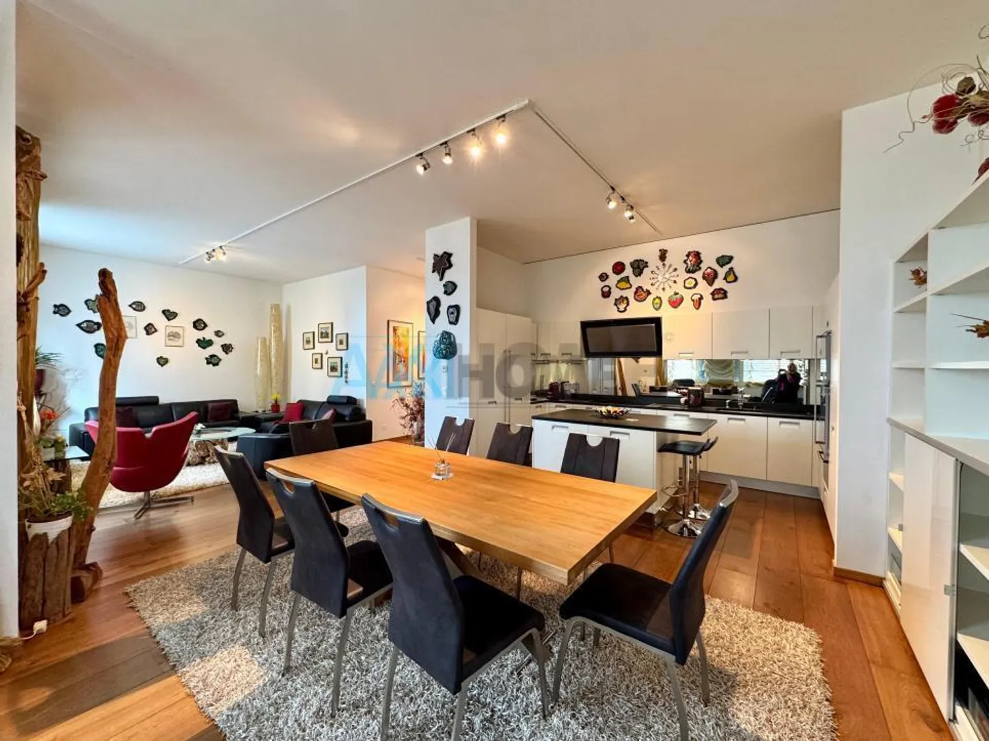 EXCLUSIVE in the center of Montreux, just steps from the lake - Photo 3 of 14