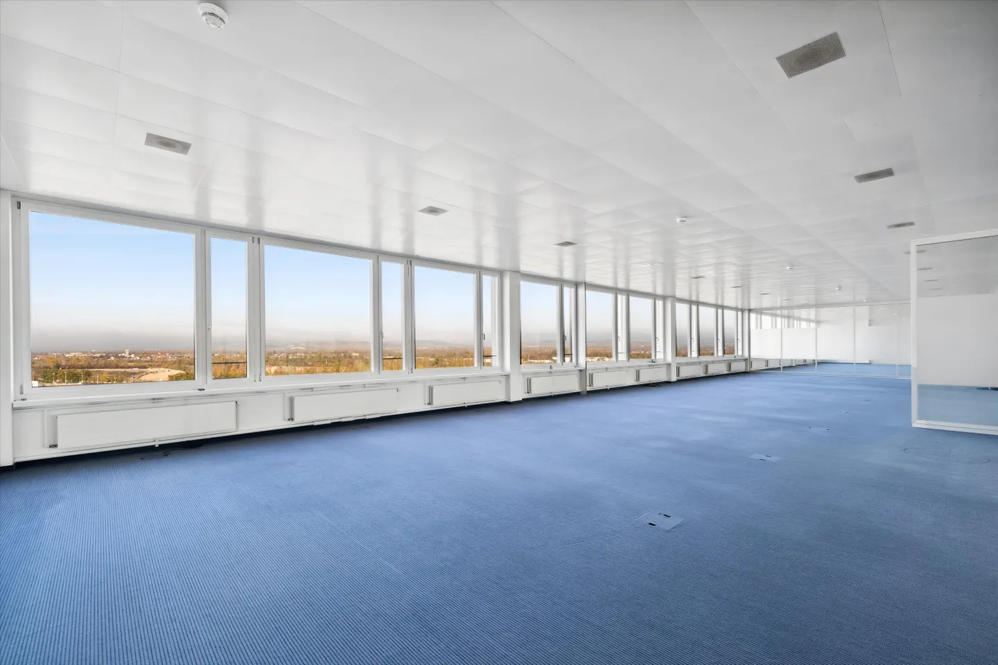 Nouveau site directement à l'aéroport de Bâle - Photo 8 sur 13