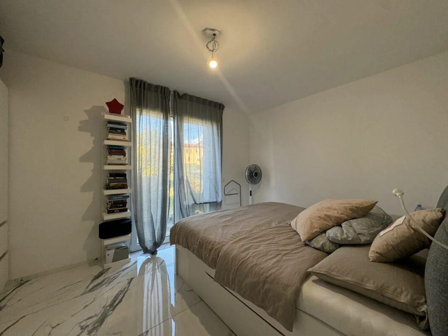 Appartement spacieux de 2,5 pièces - Photo 2 sur 3