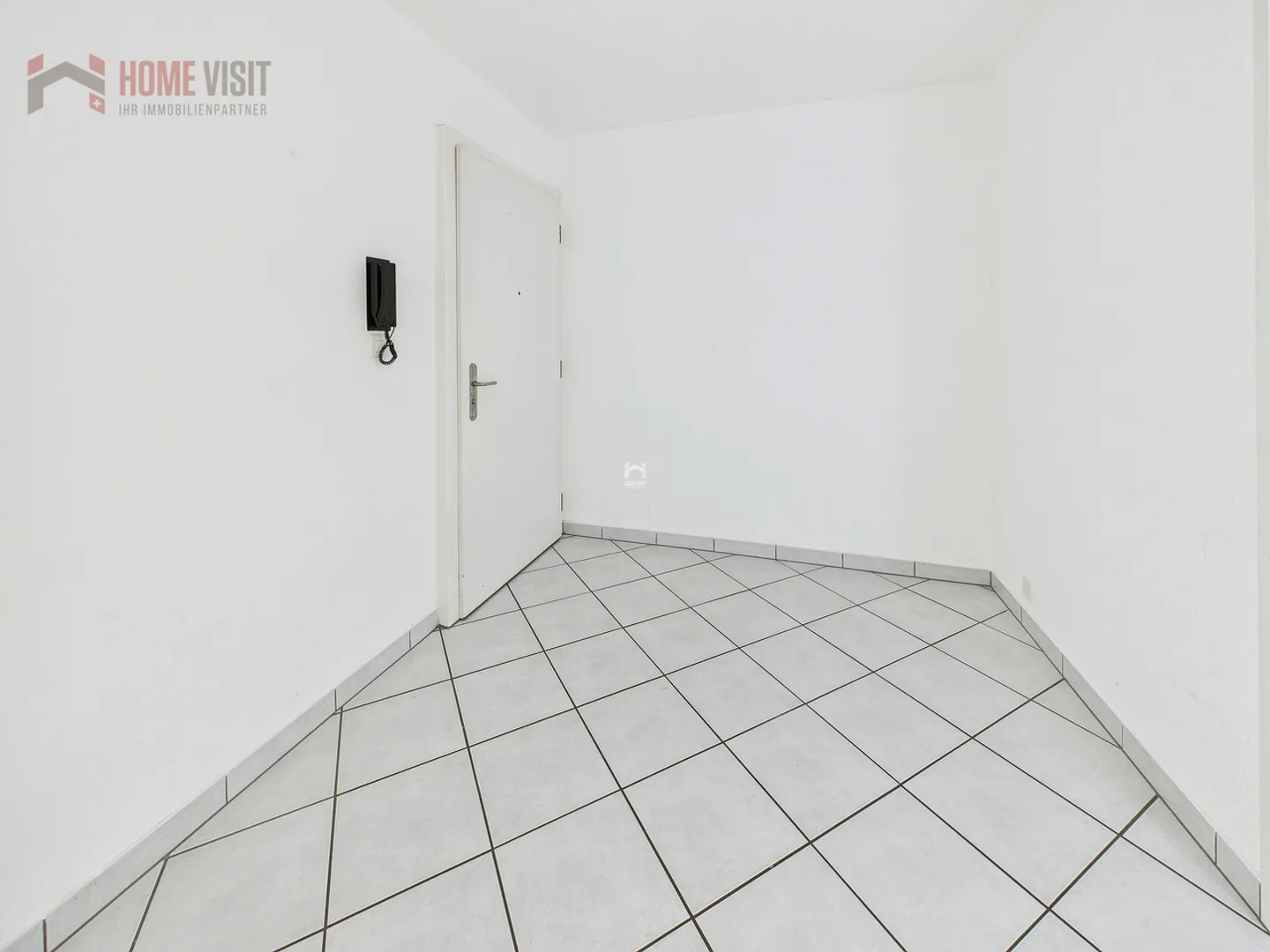 Appartamento luminoso di 3,5 stanze con ascensore e garage - ideale per tutte le età - Foto 3 di 13