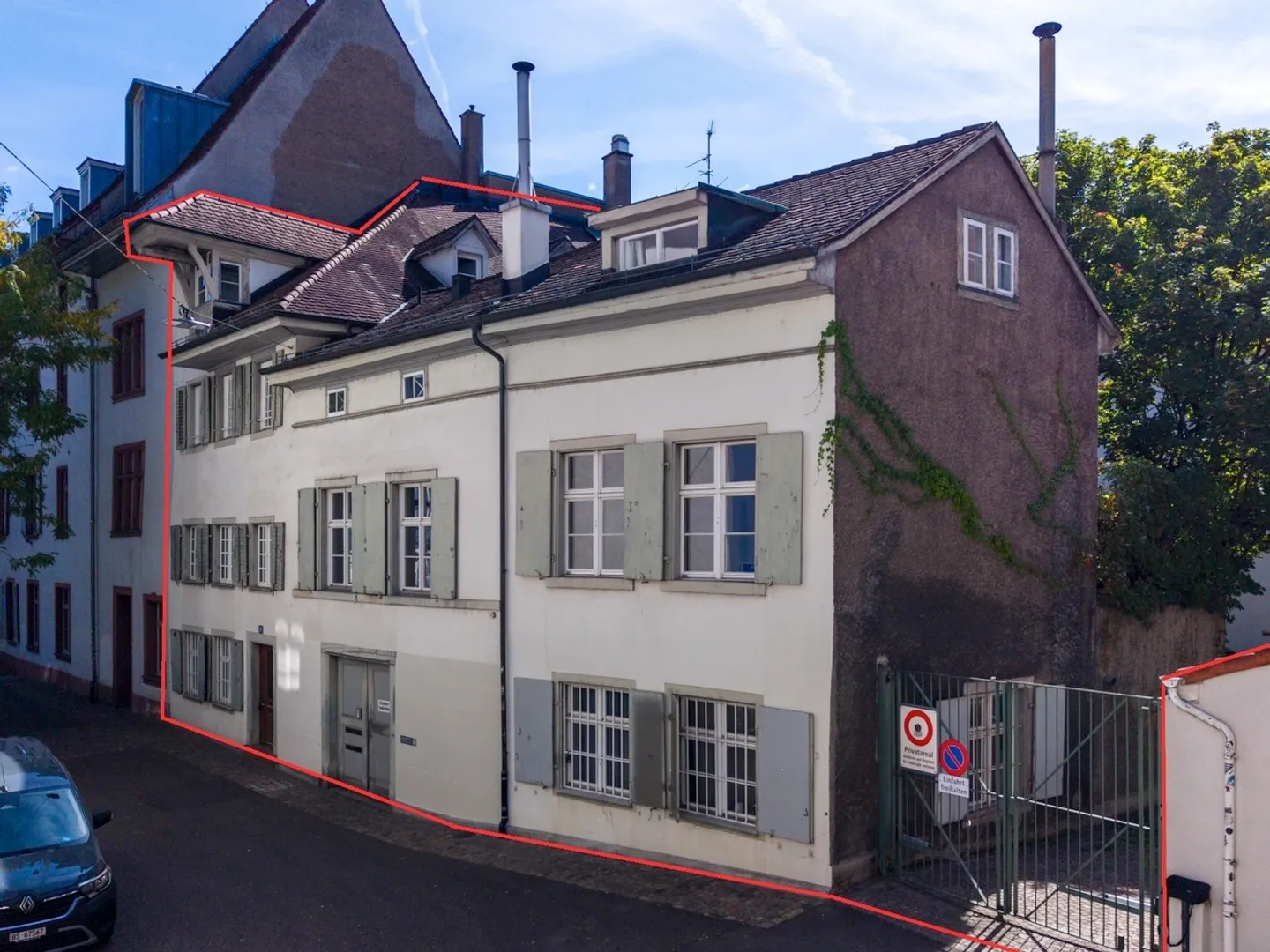 Historical Townhouse for 2, 3 Generations with Atelier! - Photo 1 of 37