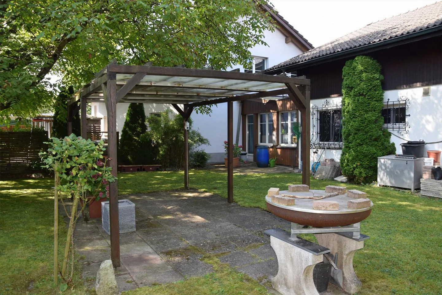 Casa unifamiliare attraente con garage - Foto 6 di 17