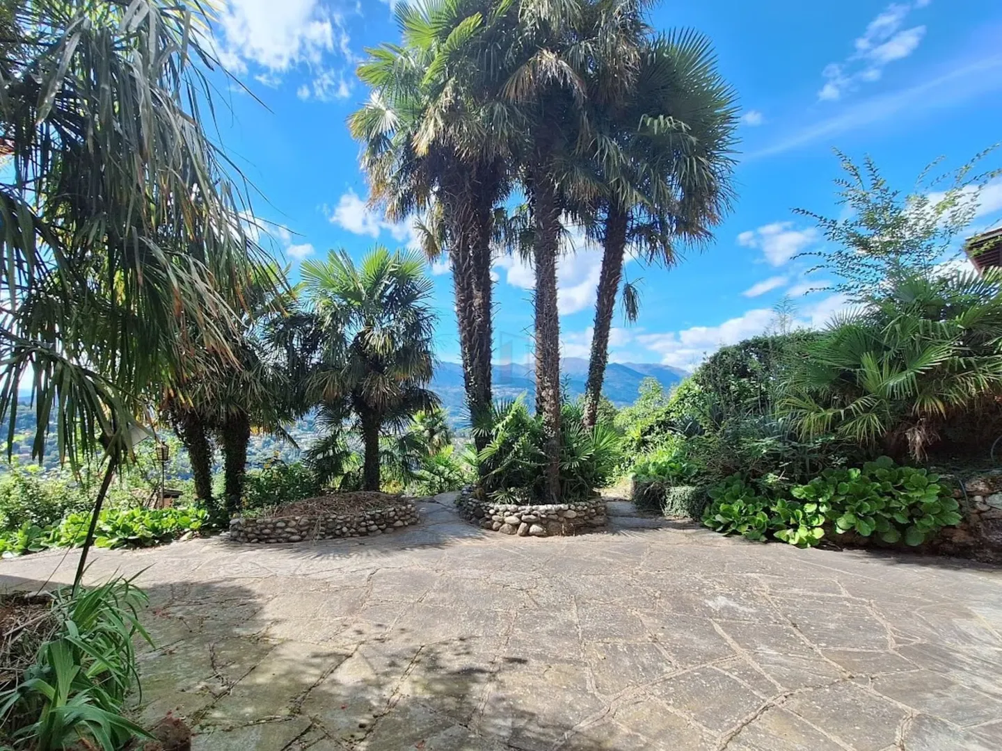 Villa con charme, con piscina e vista aperta - Foto 10 di 13