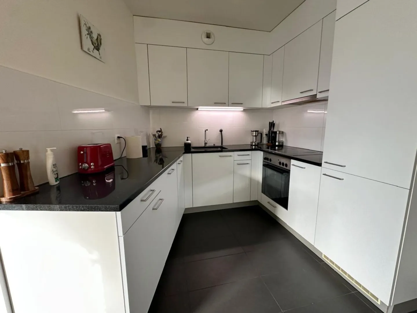 Sous-location - Belle appartement meublé de 7,5 pièces / 4 chambres / balcon - Photo 8 sur 13