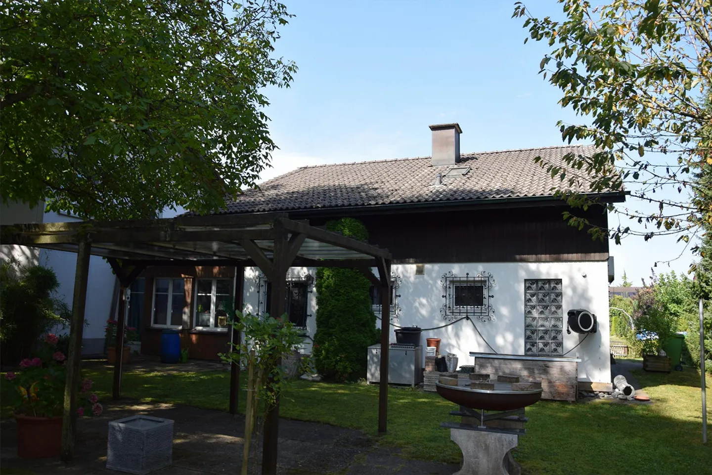 Casa unifamiliare attraente con garage - Foto 4 di 17