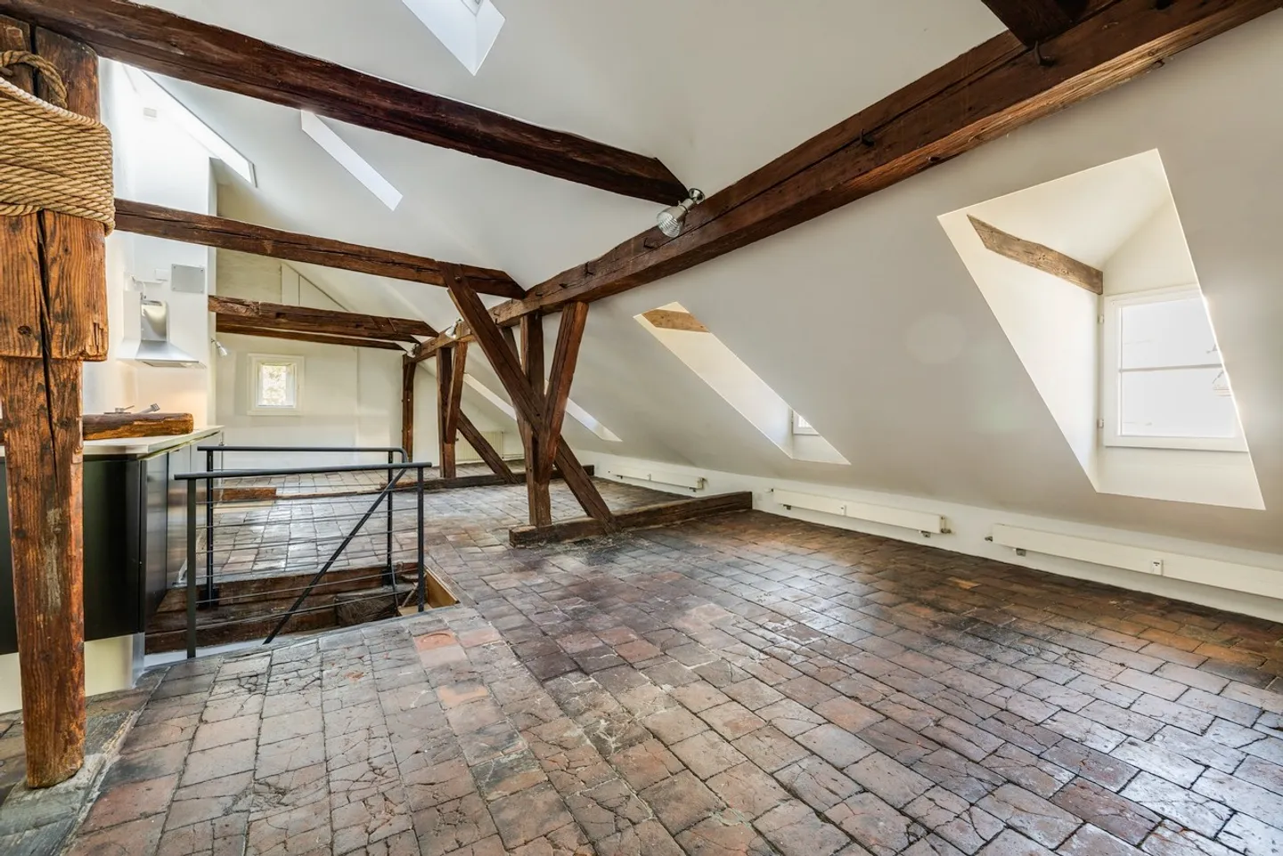 Historical Townhouse for 2, 3 Generations with Atelier! - Photo 7 of 37