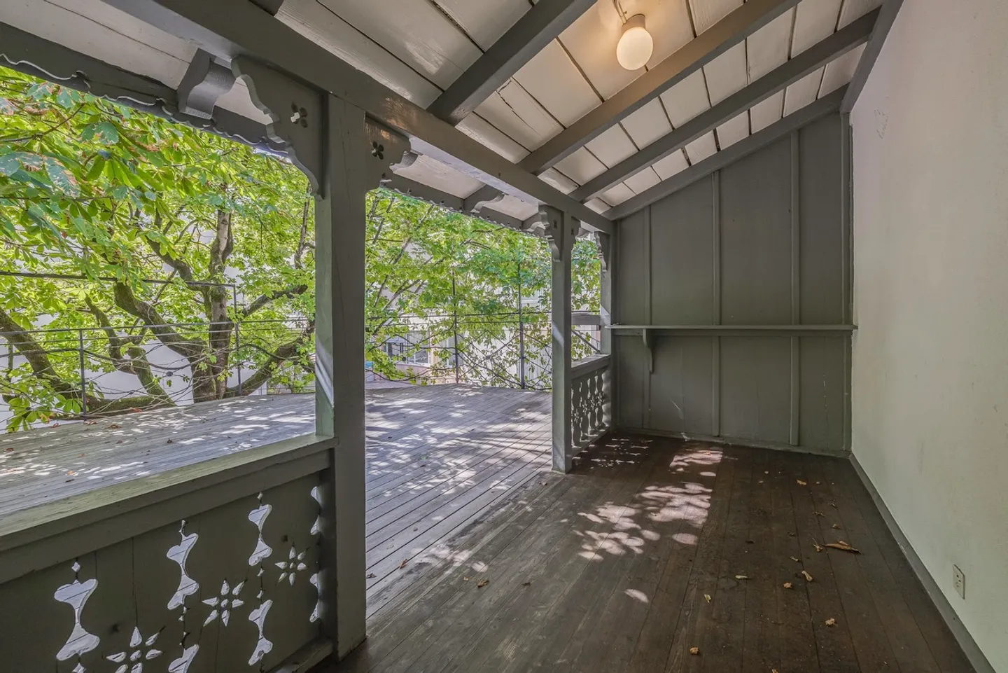 Historical Townhouse for 2, 3 Generations with Atelier! - Photo 13 of 37