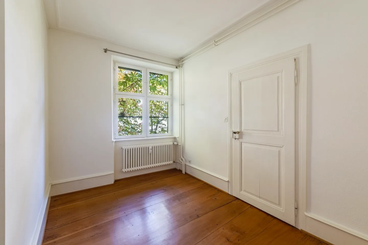 Historical Townhouse for 2, 3 Generations with Atelier! - Photo 16 of 37