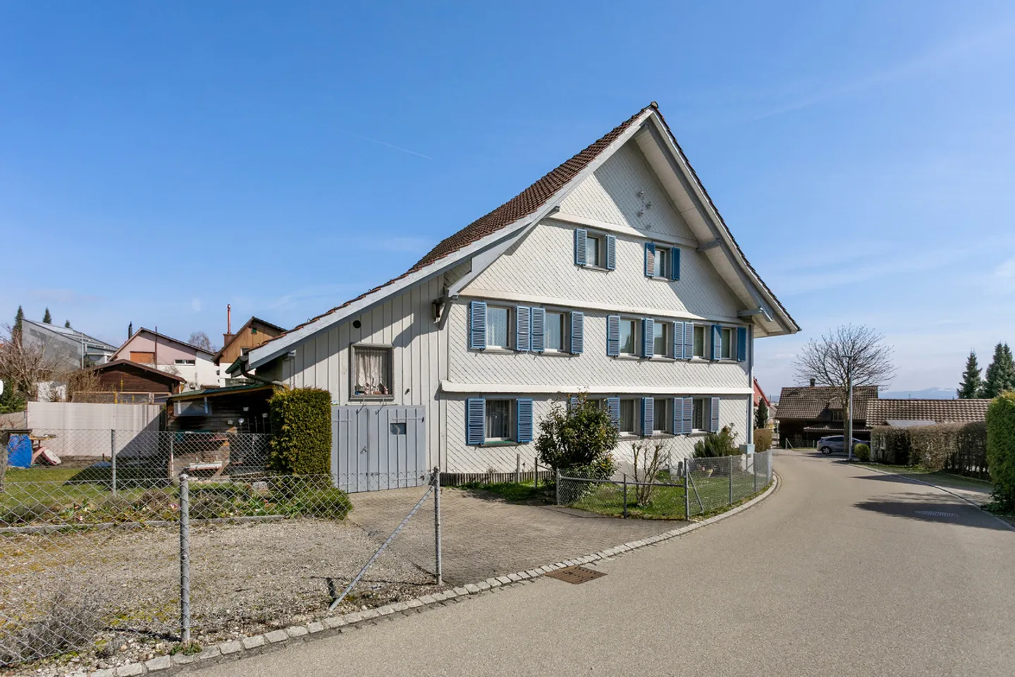 Familienfreundliches Zuhause mit Südausrichtung und Ausbaureserve - Foto 1 di 6