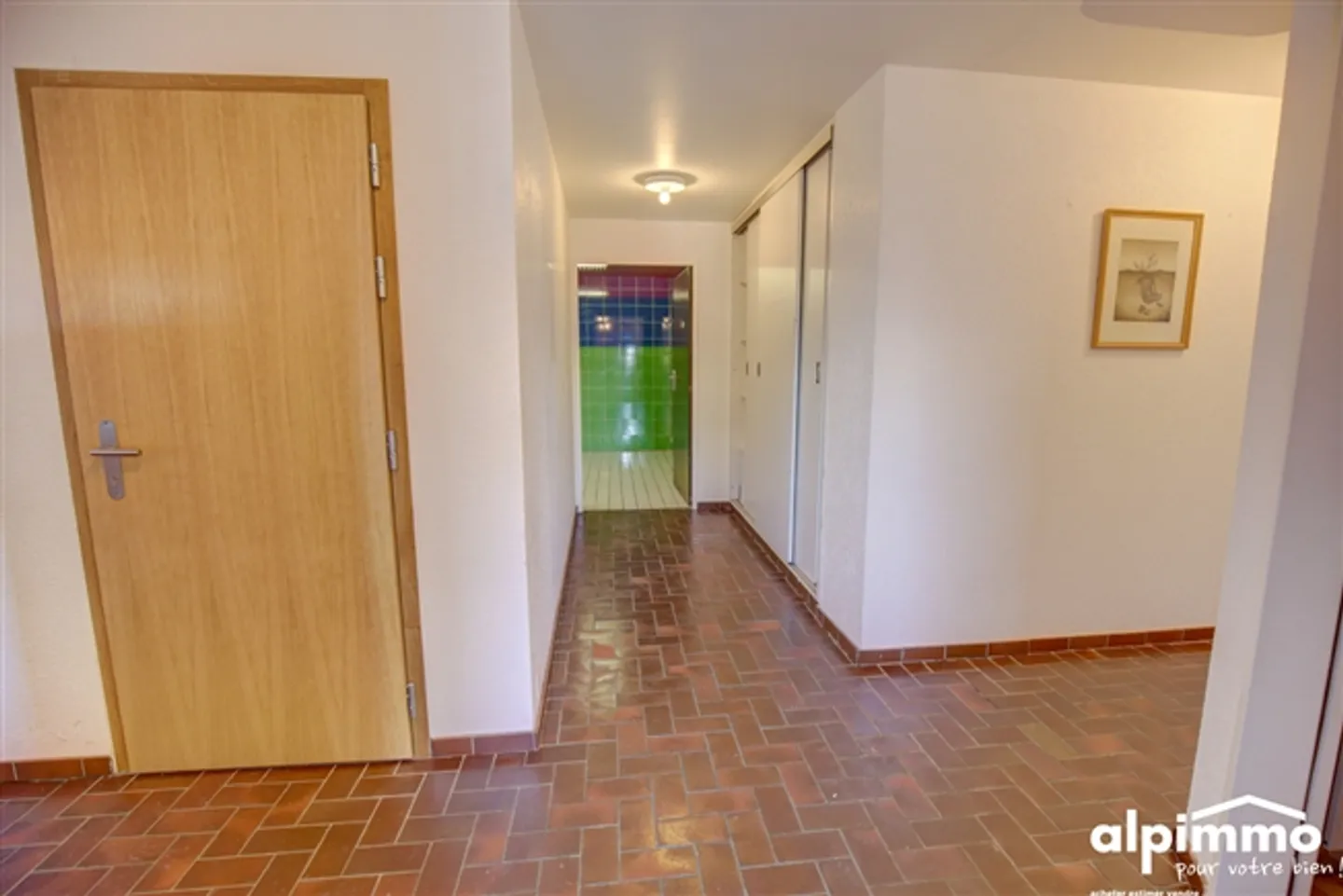 «Geräumige Wohnung mit Renovierungspotenzial 100m von den Aufzügen entfernt» - Foto 12 von 20