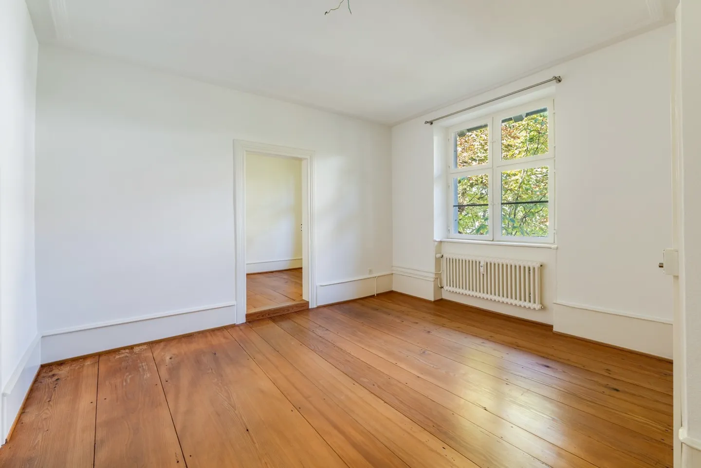 Historical Townhouse for 2, 3 Generations with Atelier! - Photo 15 of 37