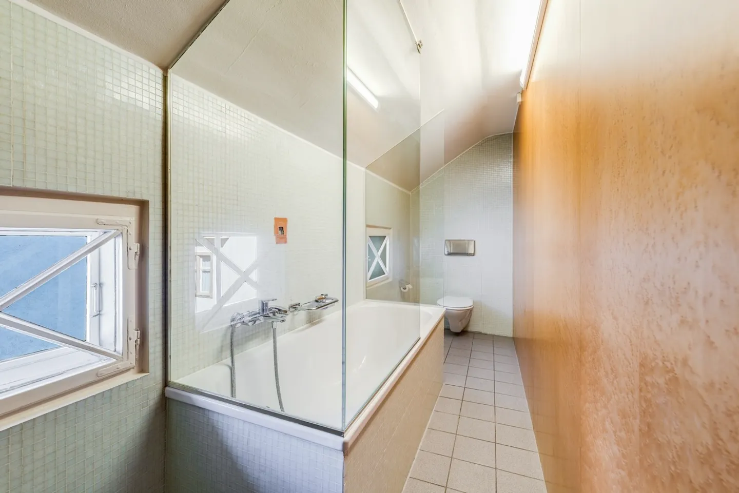 Historical Townhouse for 2, 3 Generations with Atelier! - Photo 19 of 37