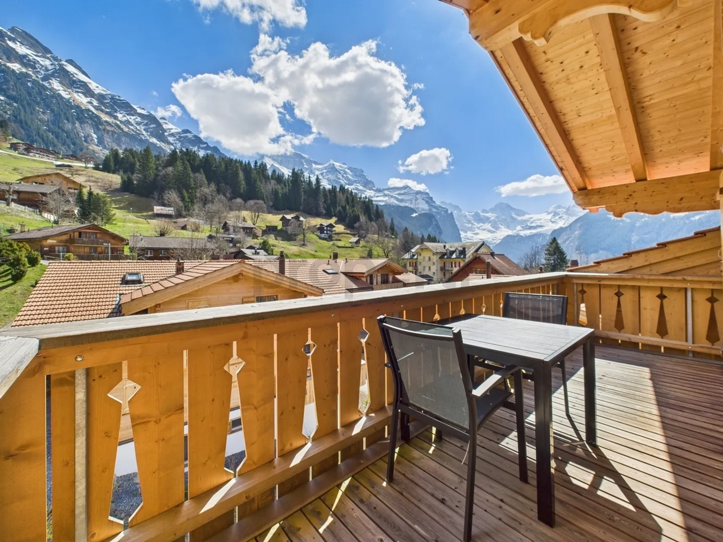 Appartamento esclusivo di 3,5 stanze con vista panoramica mozzafiato sulla Jungfrau e sul Silberhorn - Foto 8 di 12