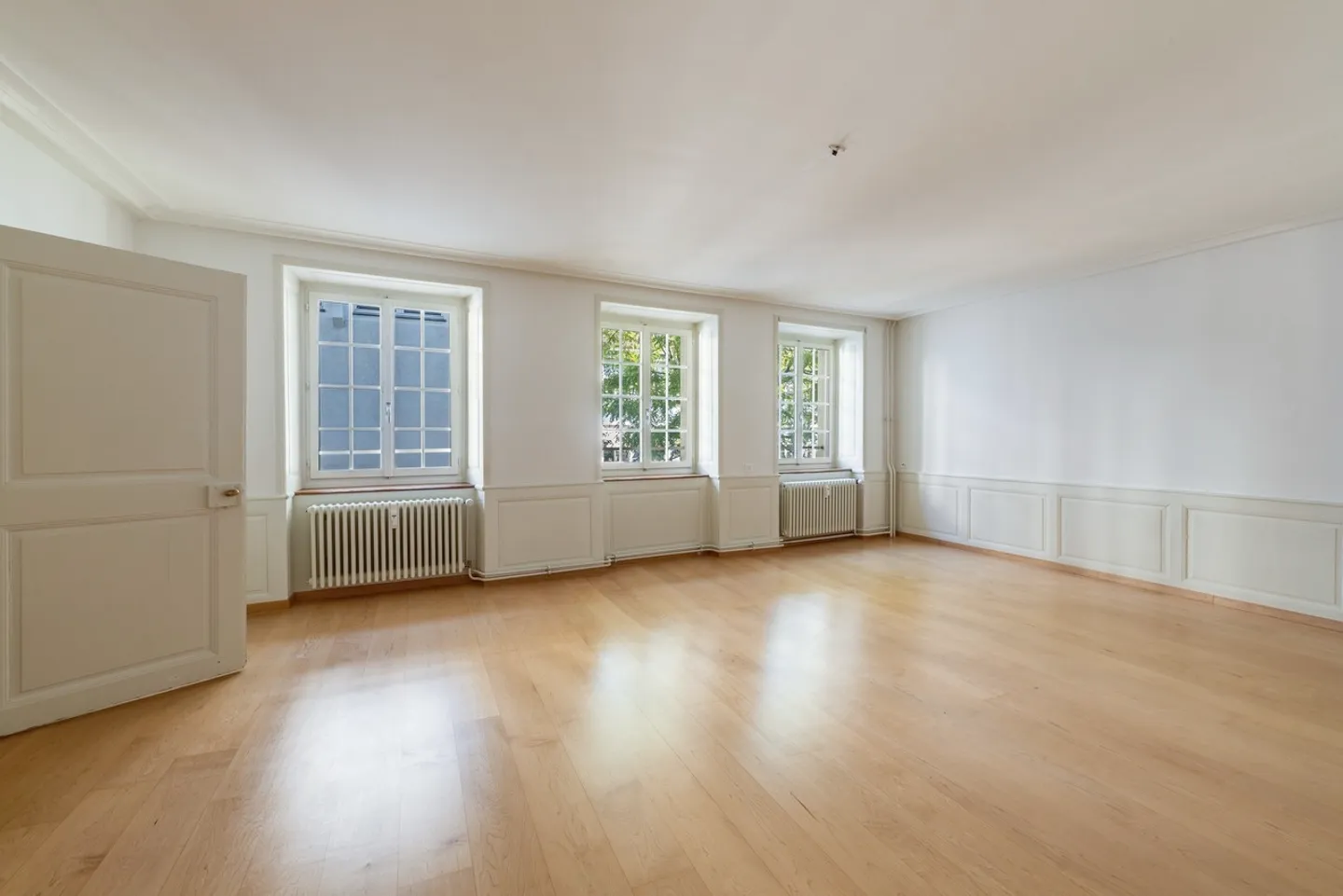 Historical Townhouse for 2, 3 Generations with Atelier! - Photo 22 of 37