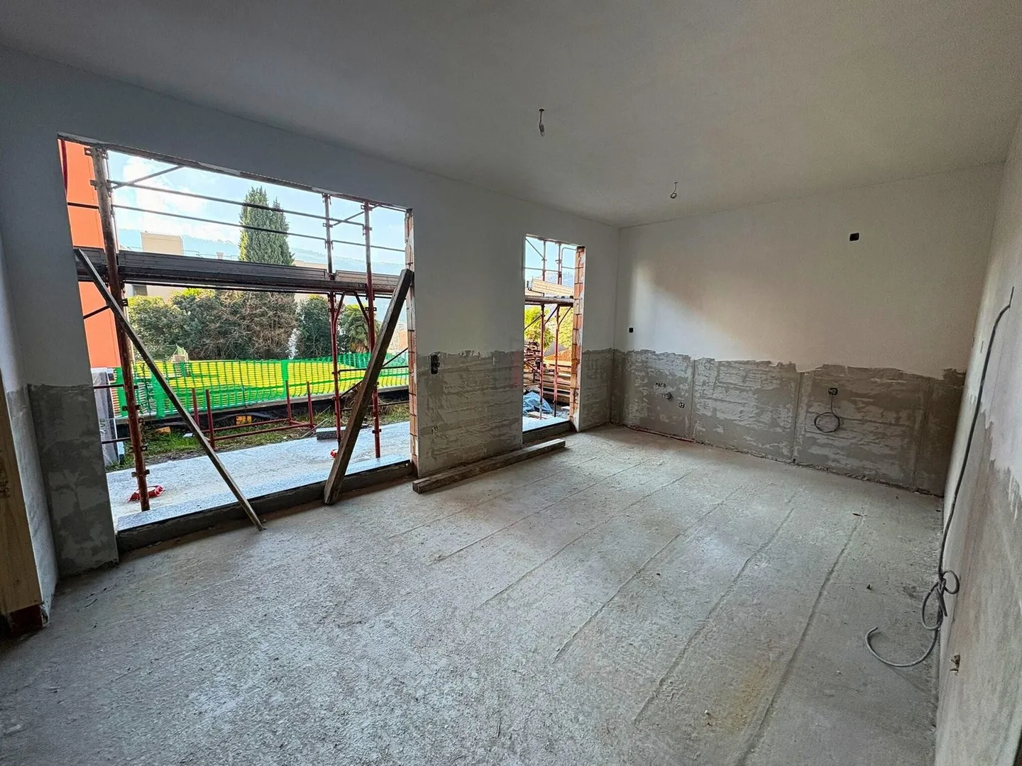 NEW FAMILY WANTED - Photo 3 of 13