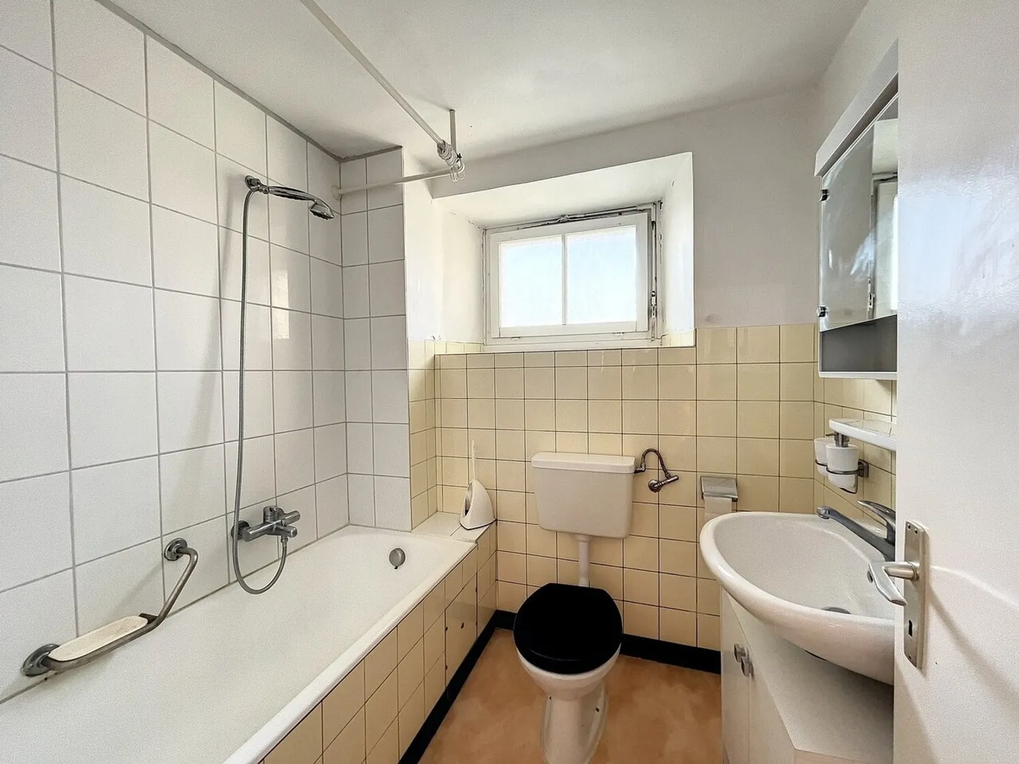 NICE 3.5 rooms with character! - Photo 6 of 9