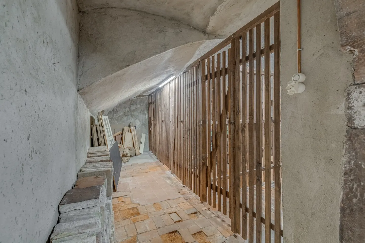 Historical Townhouse for 2, 3 Generations with Atelier! - Photo 35 of 37