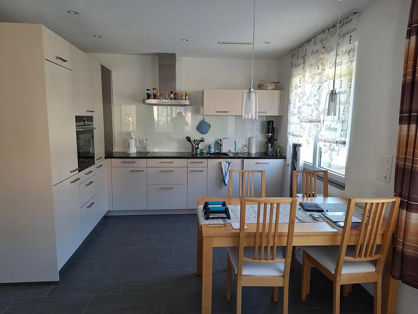 3 1/2 room apartment / modern / built in 2016 / Minergie-P - Photo 3 of 10