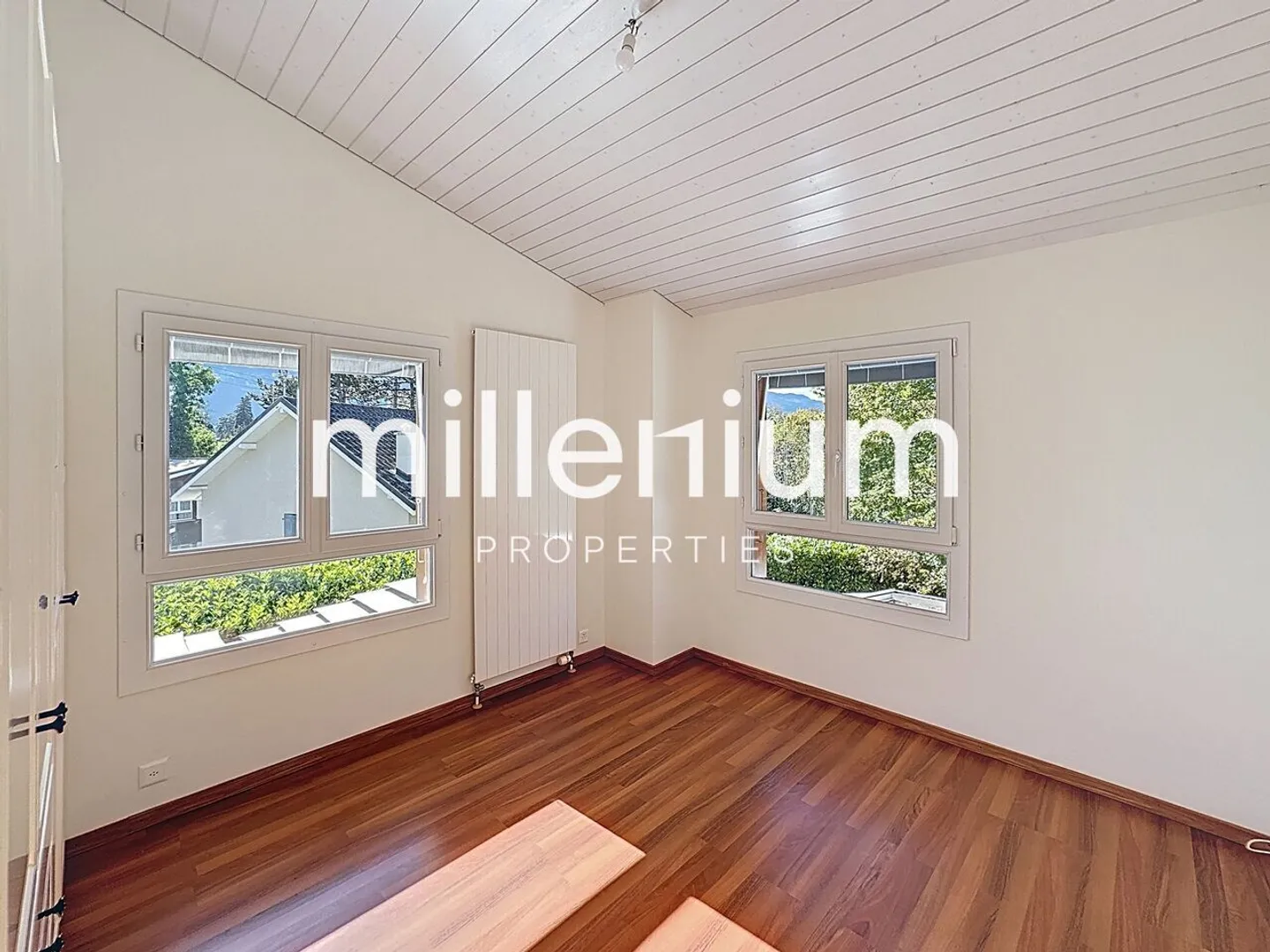 Beautiful bright villa near Carouge - 3 bedrooms, south-facing garden - Photo 7 of 12