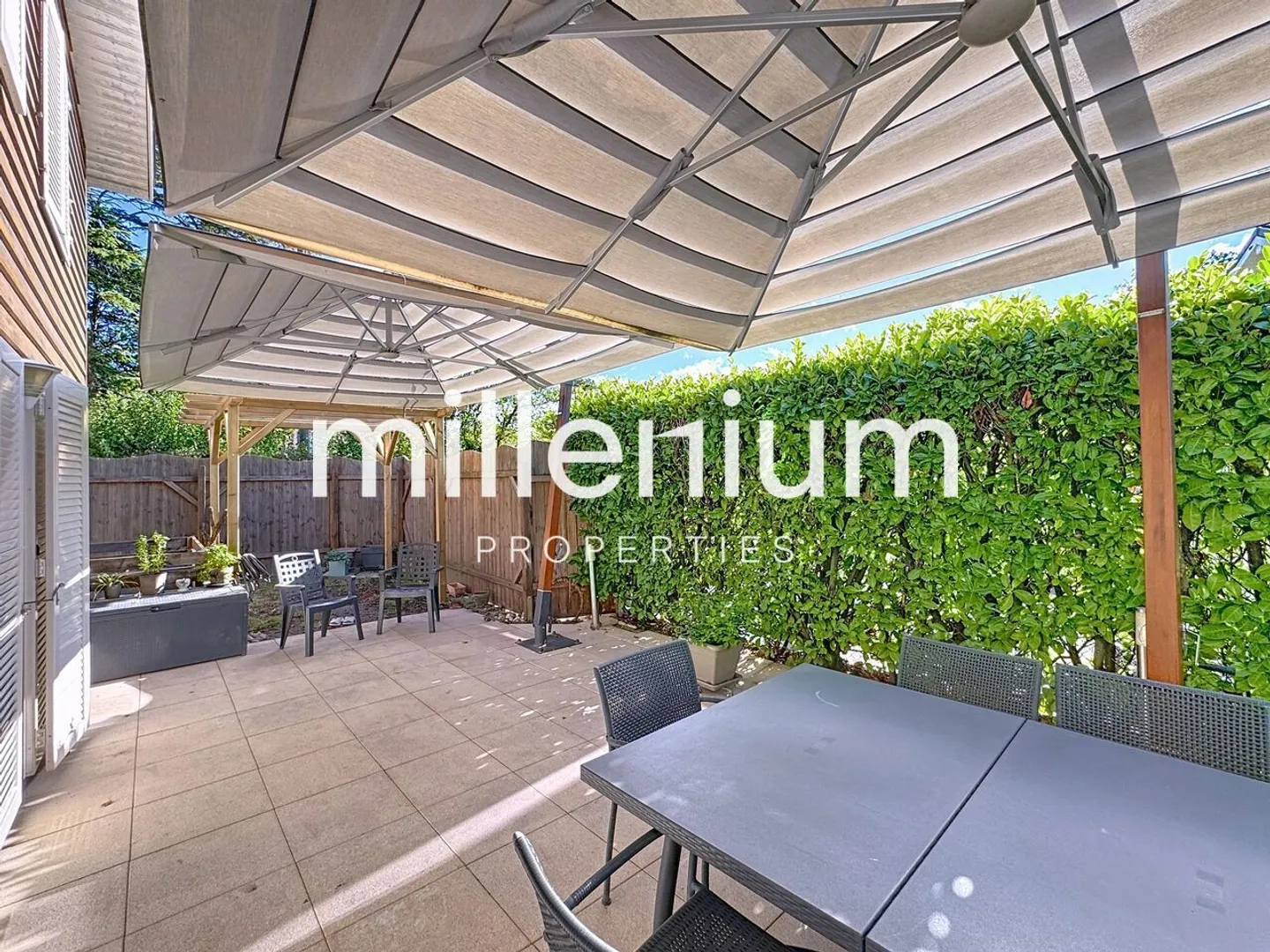 Beautiful bright villa near Carouge - 3 bedrooms, south-facing garden - Photo 10 of 12