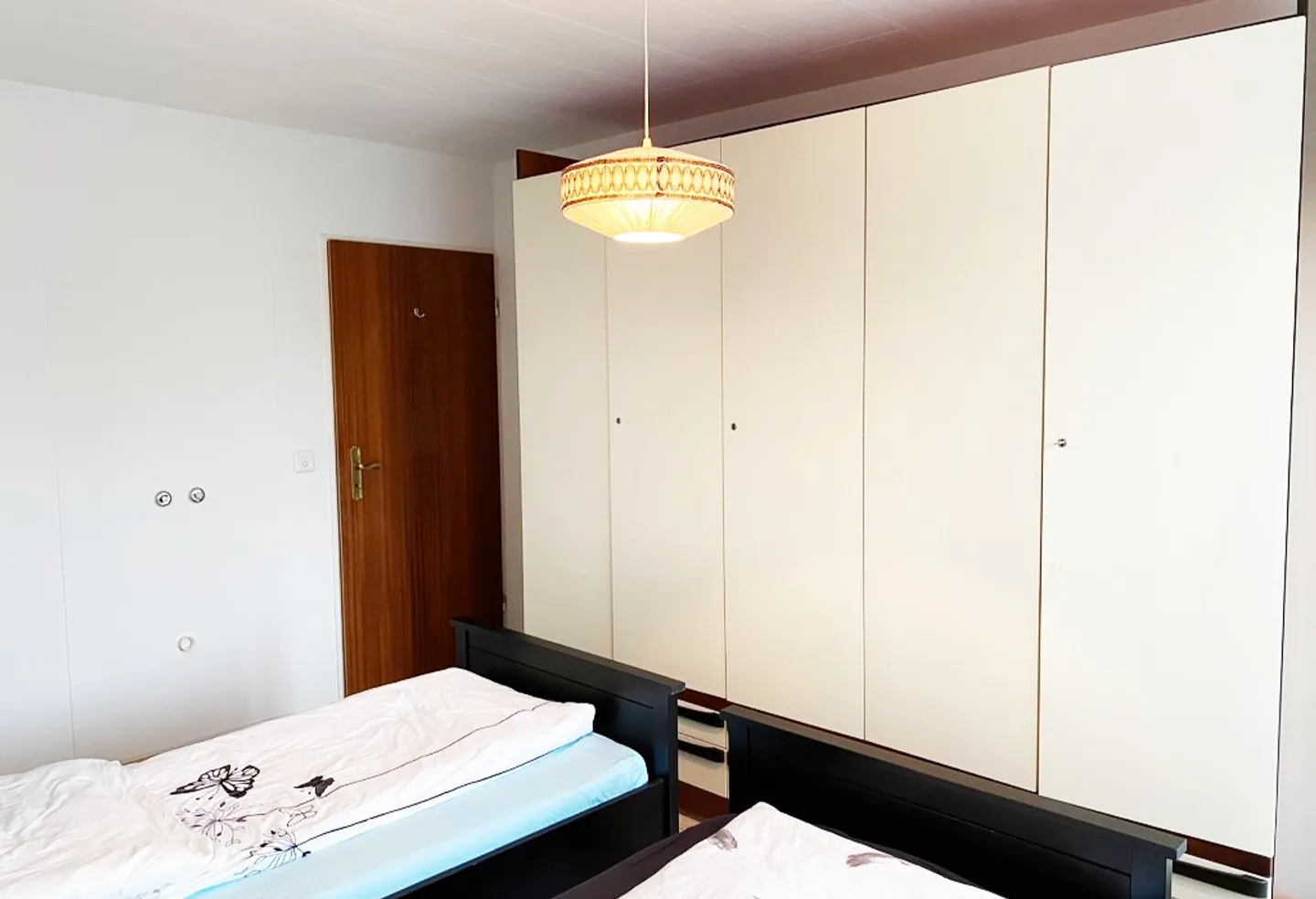Furnished 3.5-Room Apartment with Balcony and Beautiful View in Wallisellen - Photo 5 of 13