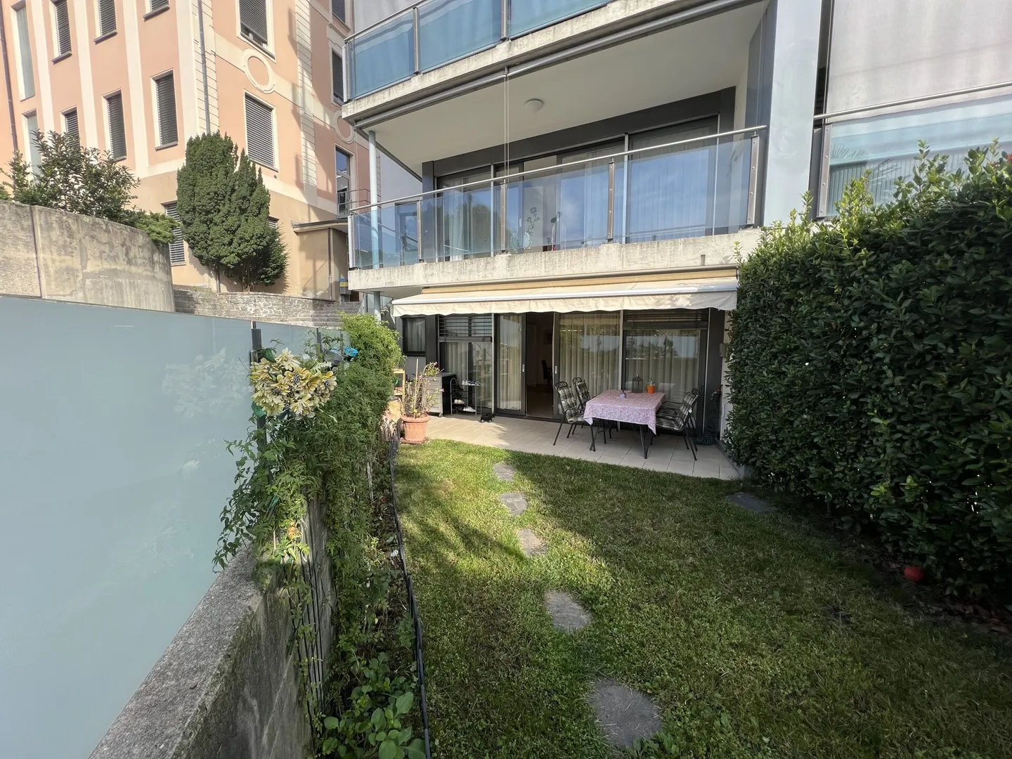 Appartamento 5.5 locali con giardino - Foto 1 di 14