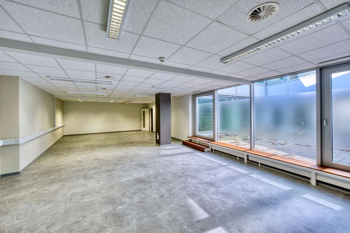 Spazioso ufficio nel cuore di Basilea - 420 m² - Foto 2 di 6