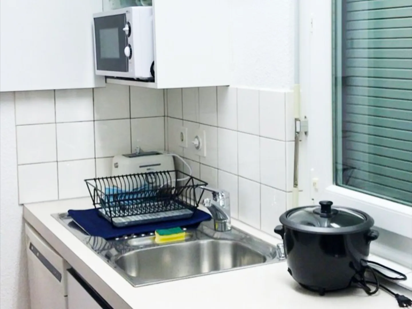 Furnished 3.5-Room Apartment with Balcony and Beautiful View in Wallisellen - Photo 11 of 13