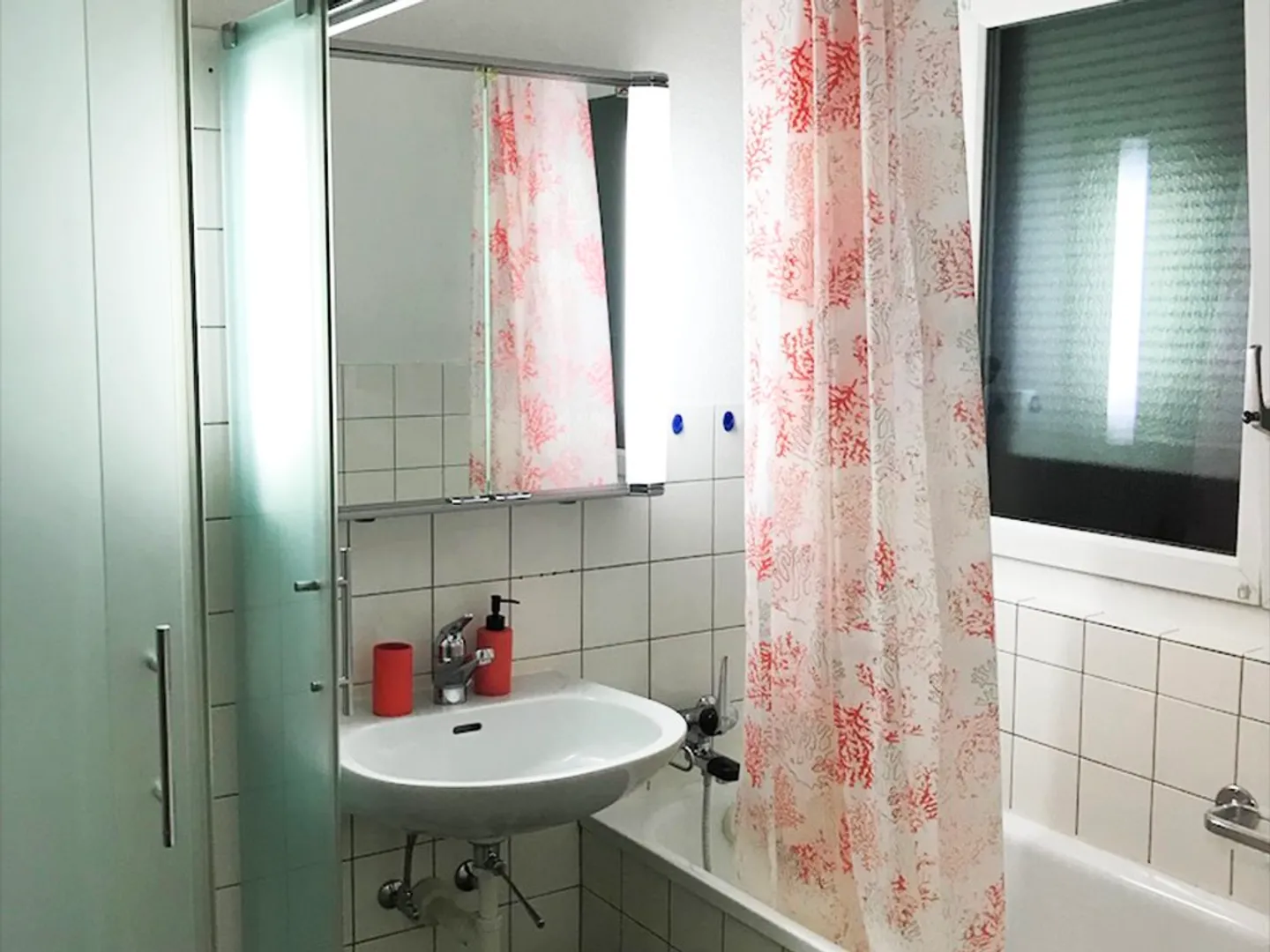 Furnished 3.5-Room Apartment with Balcony and Beautiful View in Wallisellen - Photo 13 of 13