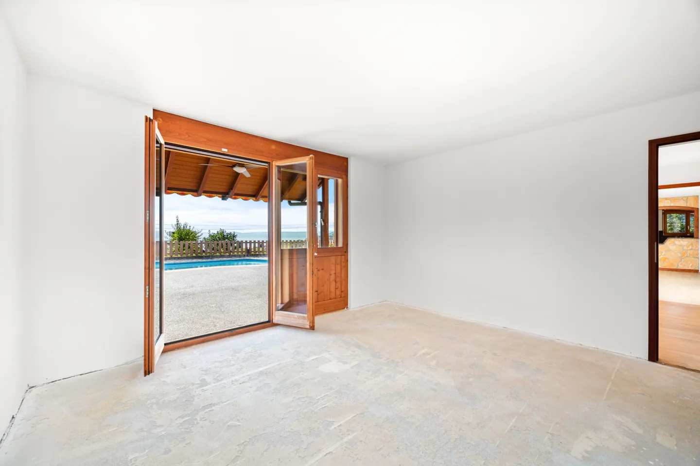 Magnifica villa con vista lago e piscina - Foto 11 di 17