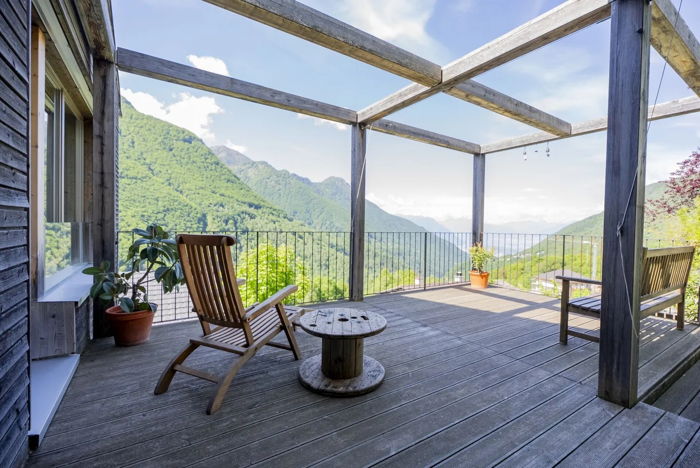 Design Villa in the Green with Breathtaking Views - Photo 11 of 21