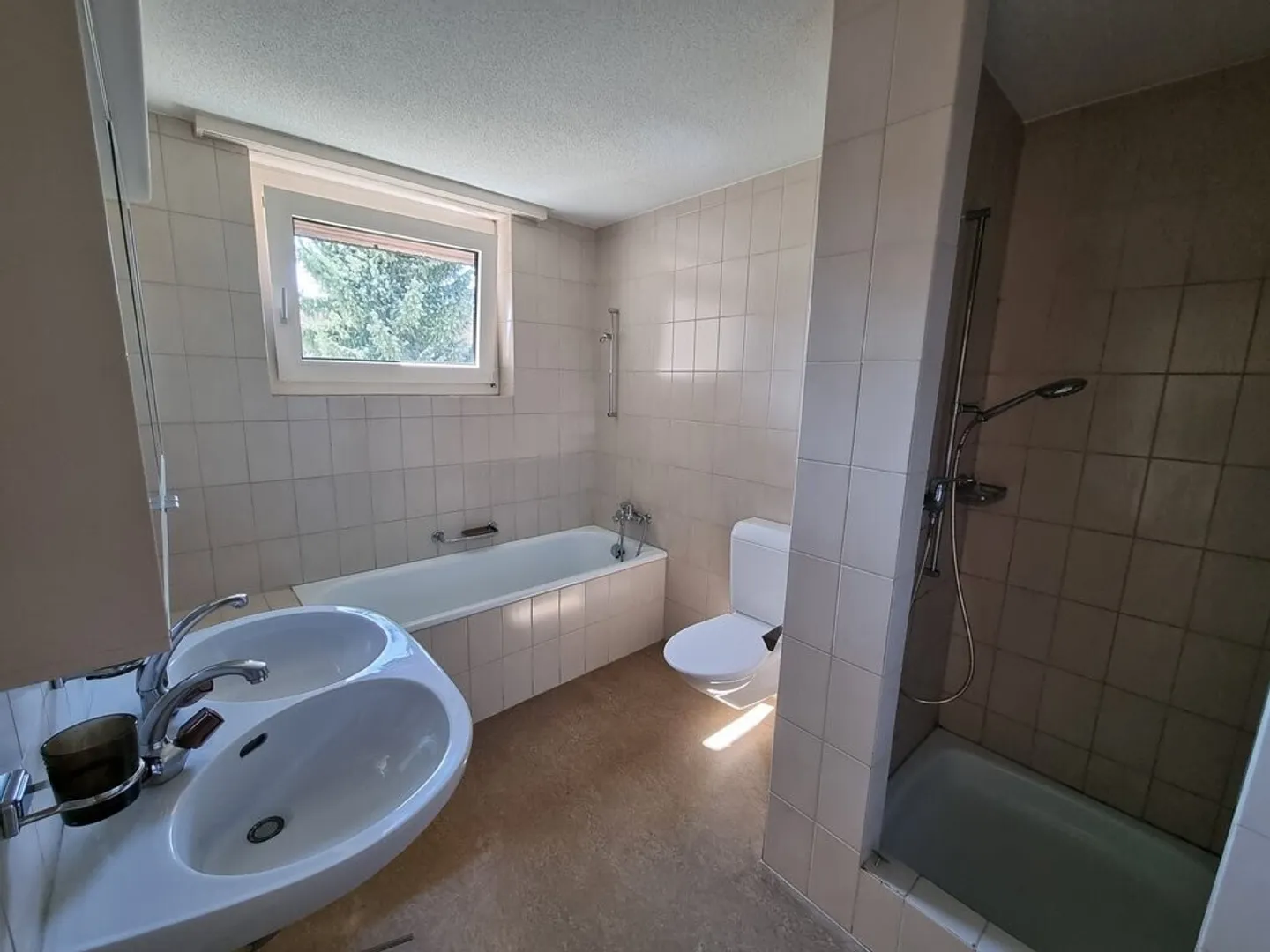 Zentral gelegene Wohnung mit guter Anbindung - Photo 5 of 7