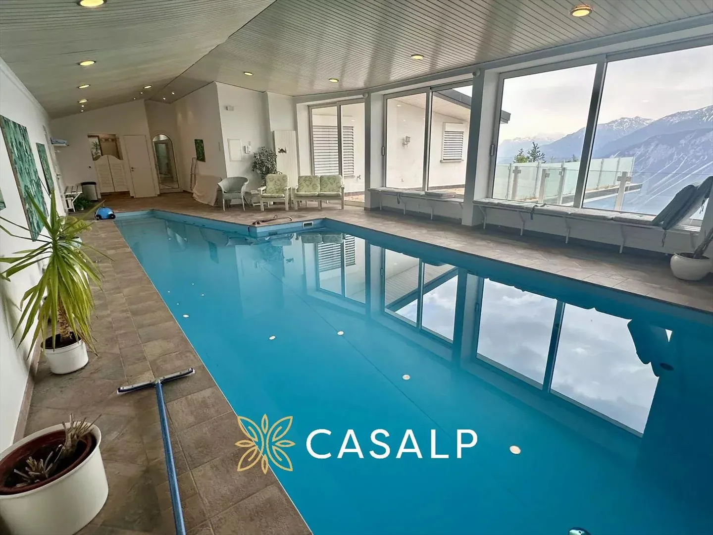 Attico di lusso con piscina interna - Foto 2 di 13