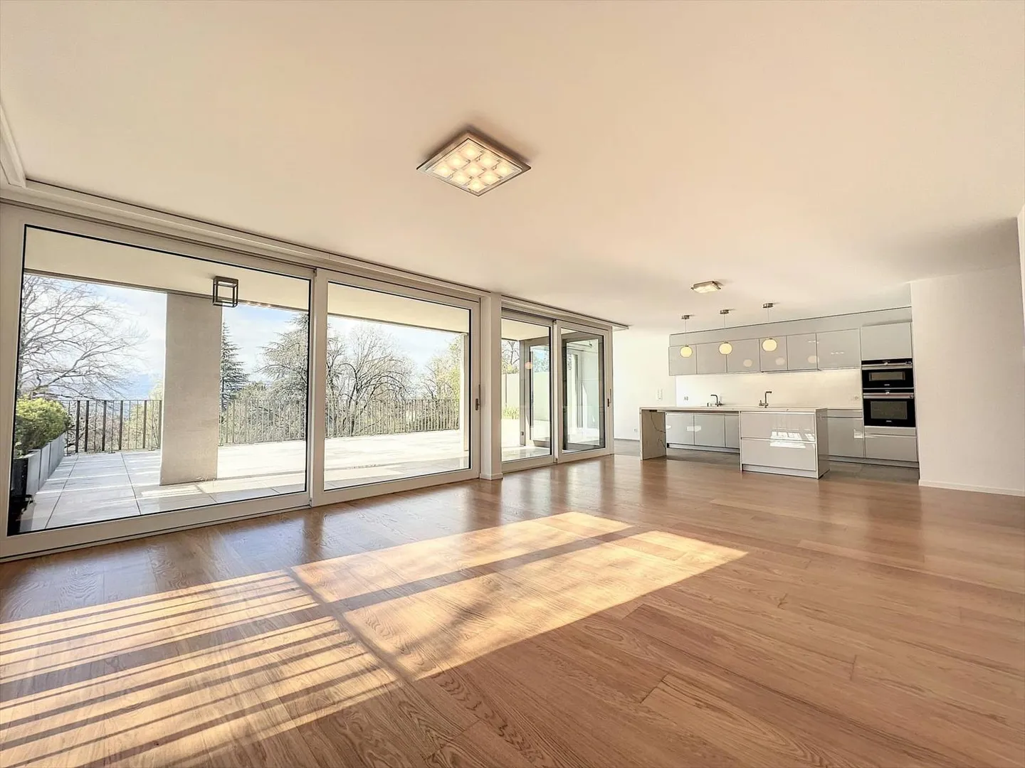 VISITA VIRTUALE | A due passi dalle passeggiate di Ouchy, appartamento contemporaneo di 160 m² - Foto 2 di 10