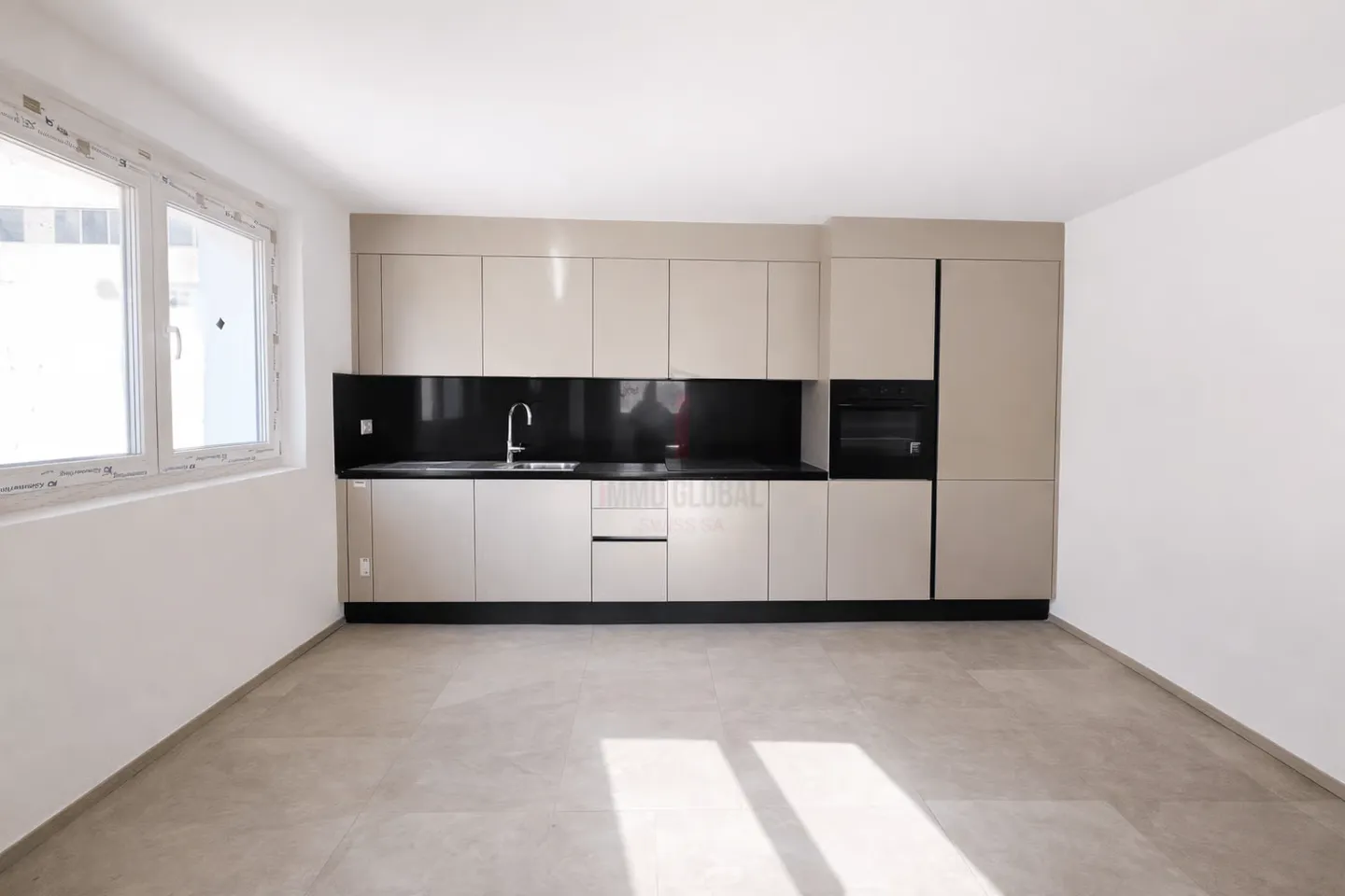 LIVING AND INVESTING: TWO-FAMILY HOUSE WITH TWO INDEPENDENT UNITS - Photo 2 of 13