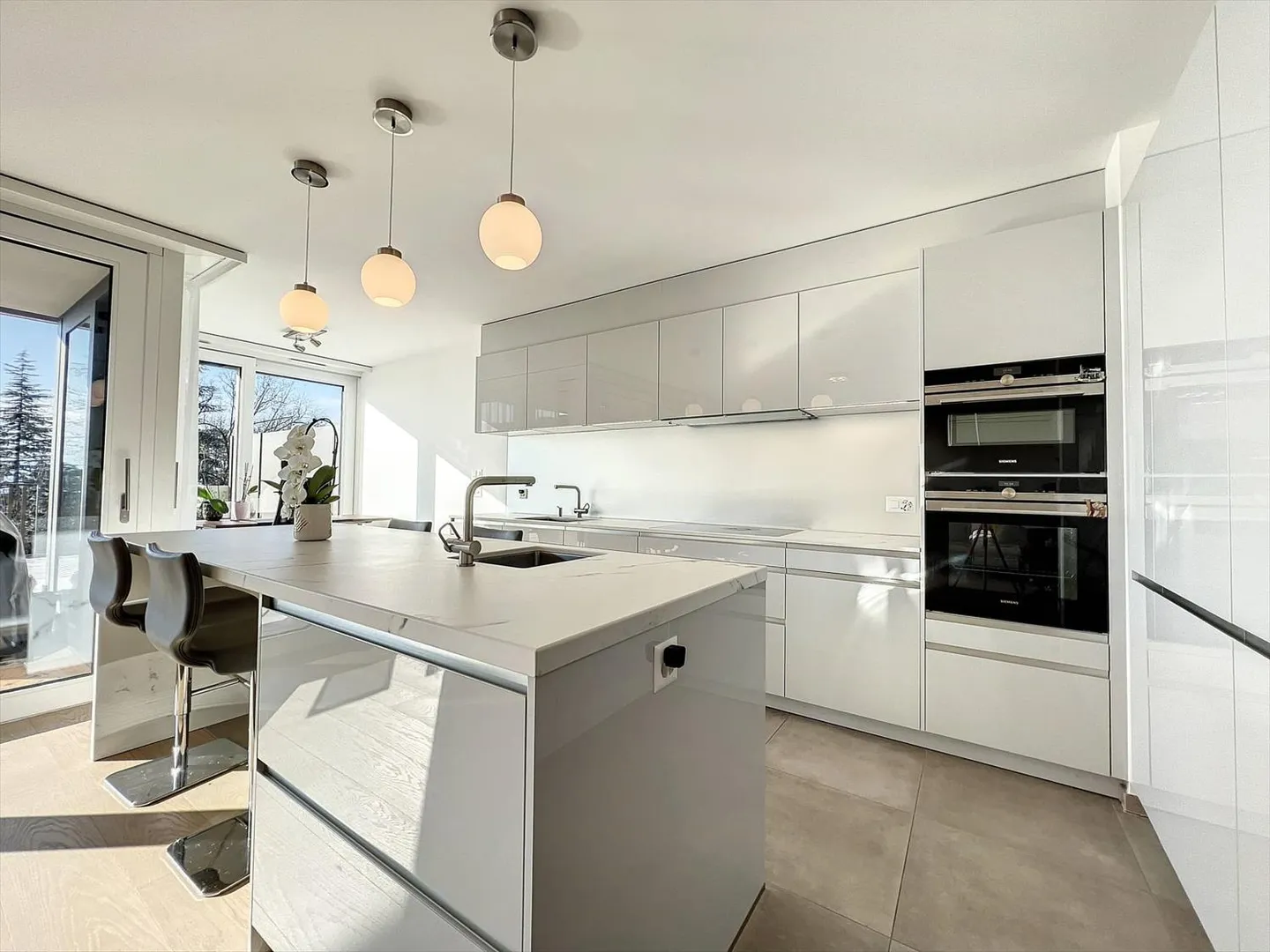 VISITA VIRTUALE | A due passi dalle passeggiate di Ouchy, appartamento contemporaneo di 160 m² - Foto 4 di 10