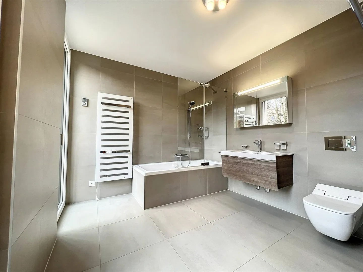 VISITA VIRTUALE | A due passi dalle passeggiate di Ouchy, appartamento contemporaneo di 160 m² - Foto 5 di 10