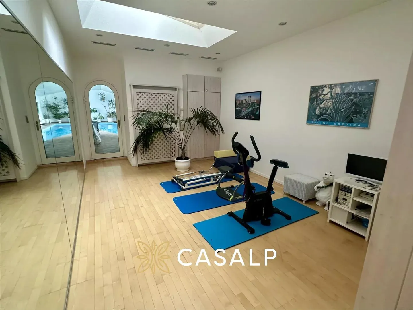 Attico di lusso con piscina interna - Foto 12 di 13